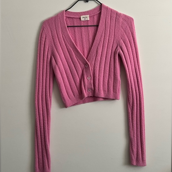 Aritzia 'Hush Knit' Wilfred Bubblegum Pink V-neck fitted cardigan - Picture 1 of 5